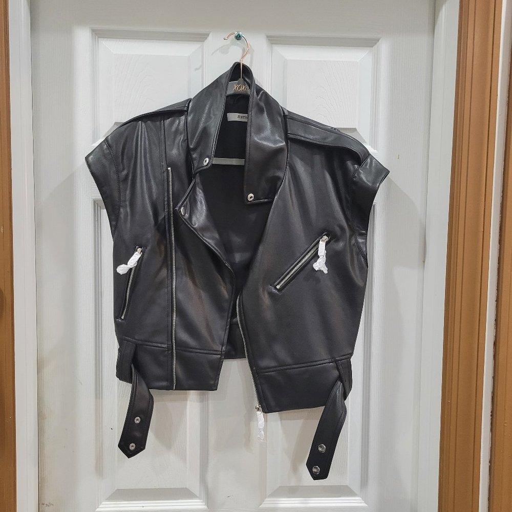 Women's Faux leather biker vest, color black, size Large